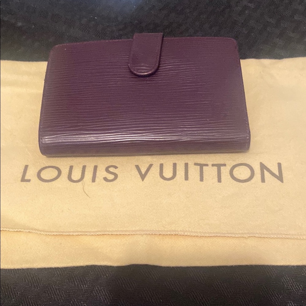 Louis Vuitton purple epi kiss lock wallet no dust bag included no callouts